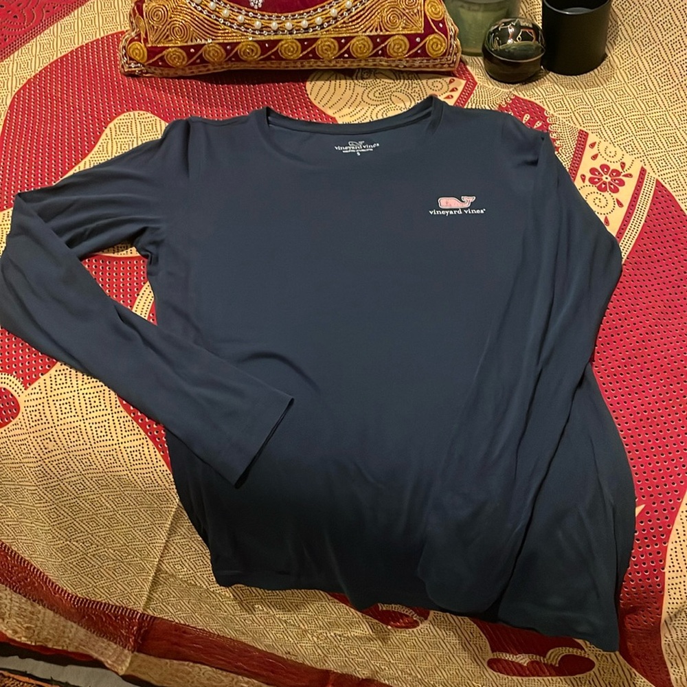 Vineyard Vines 100% Pima cotton long sleeve tee shirt